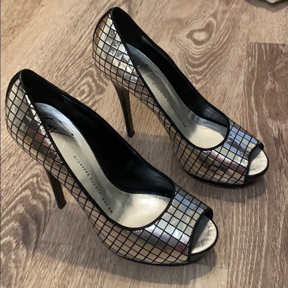 Sexy NYE Giuseppe Zanotti Silver Stiletto 38 1/2